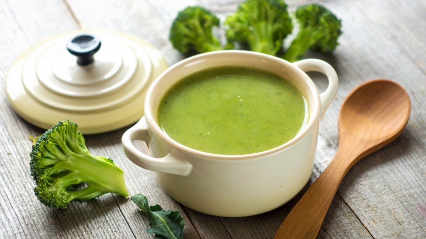 Broccolisoppa med festaostknäcke